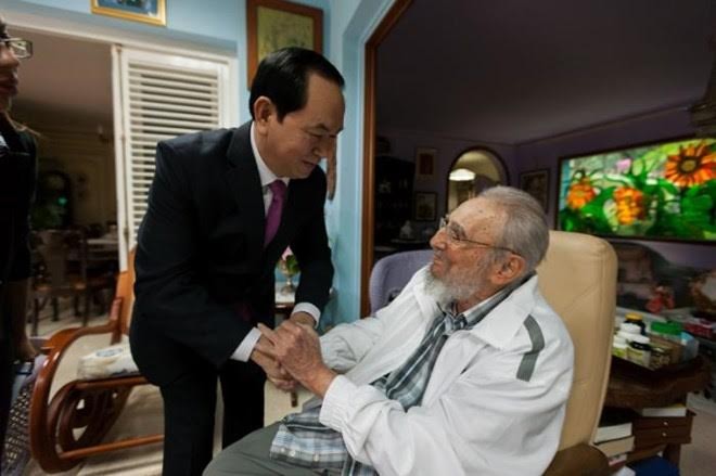 ប្រធានរដ្ឋលោក Tran Dai Quang អញ្ជើញទៅសាកសួរសុខទុក្ខអគ្គមគ្គុទេស Fidel Castro - ảnh 1